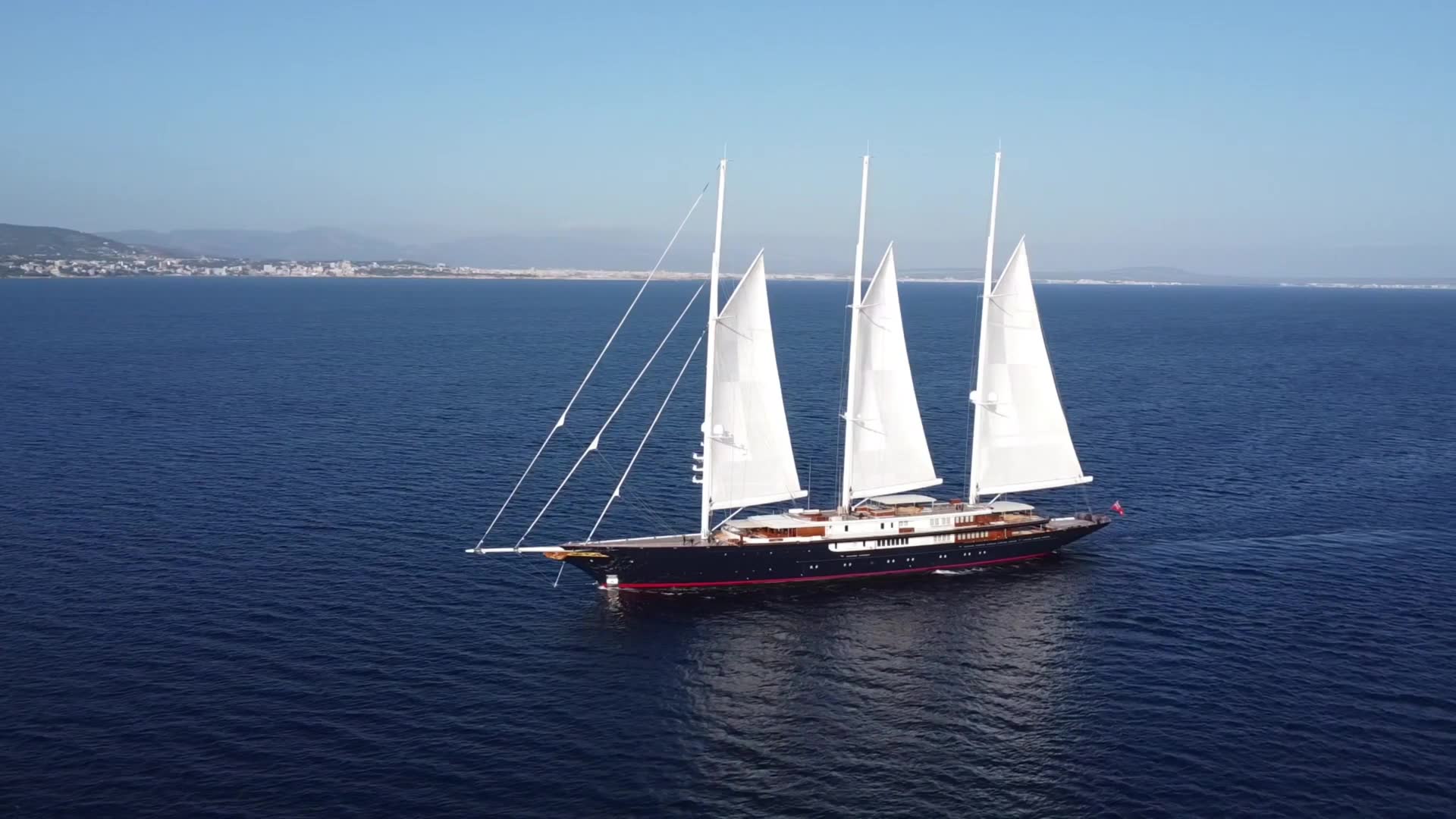 S/Y Koru under full sail