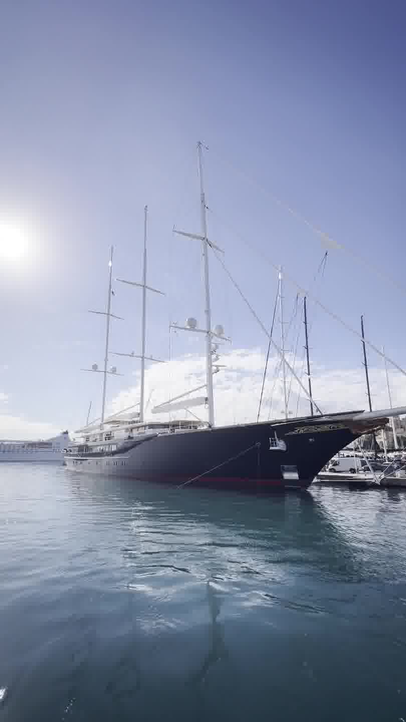 S/Y Koru bow in harbour